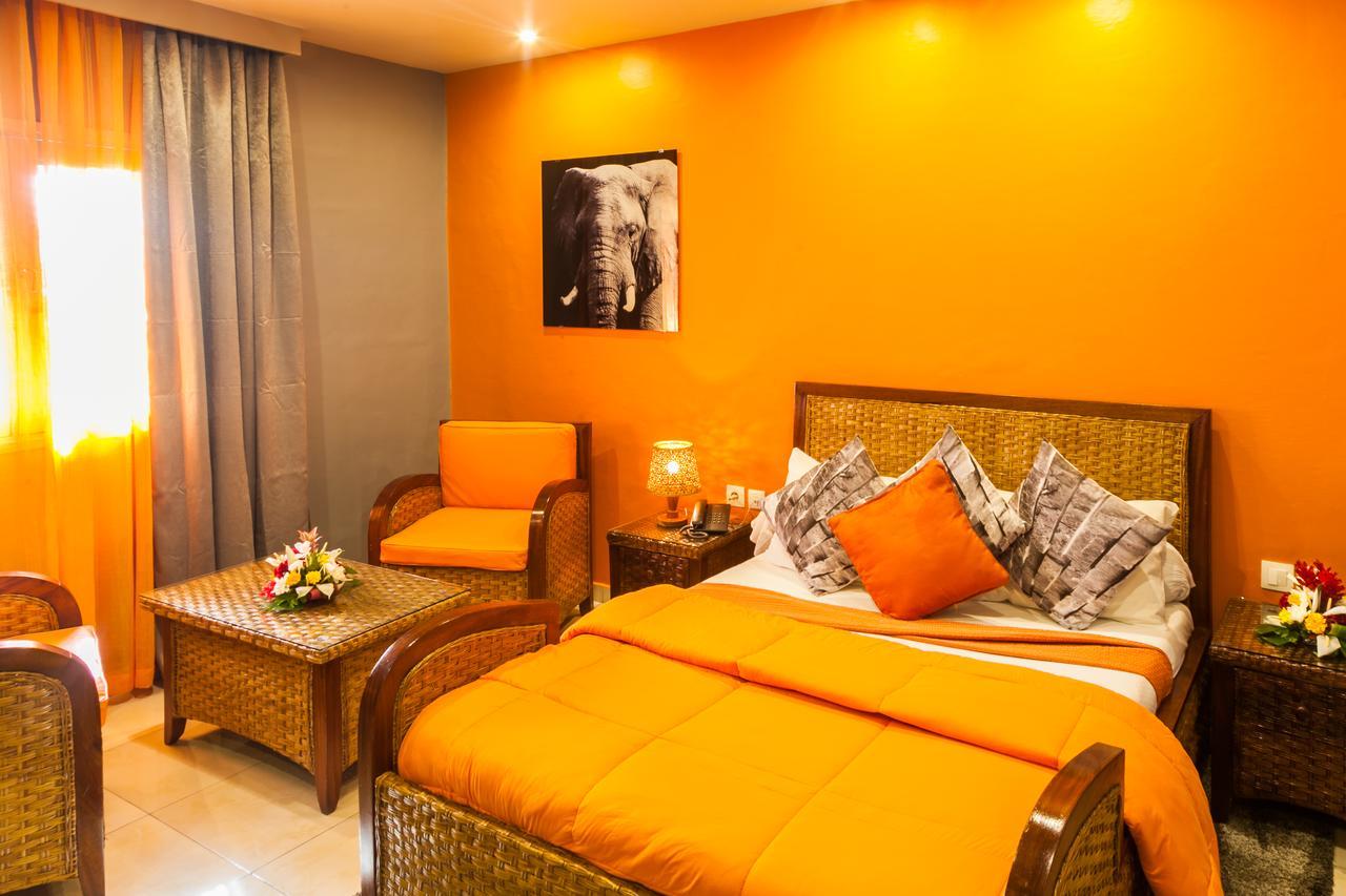 Le Wafou Hotel Abidjan Exterior foto
